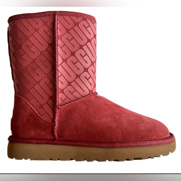 UGG WOMAN’S CLASSIC SHORT II UGG LOGO REDWOOD SIZE 6 BOOTS 1129450 AUTHENTIC NEW - Picture 1 of 11